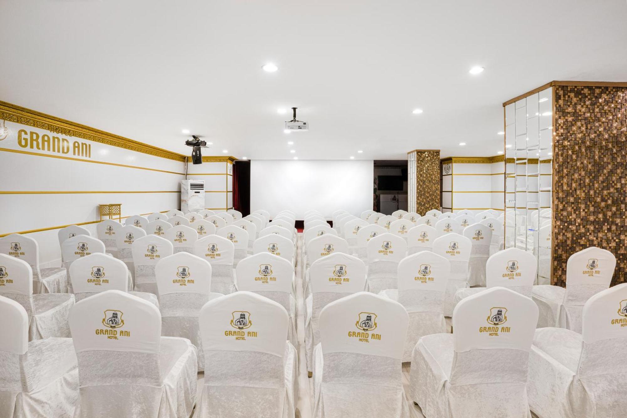 Grand Ani Hotel Kars Esterno foto